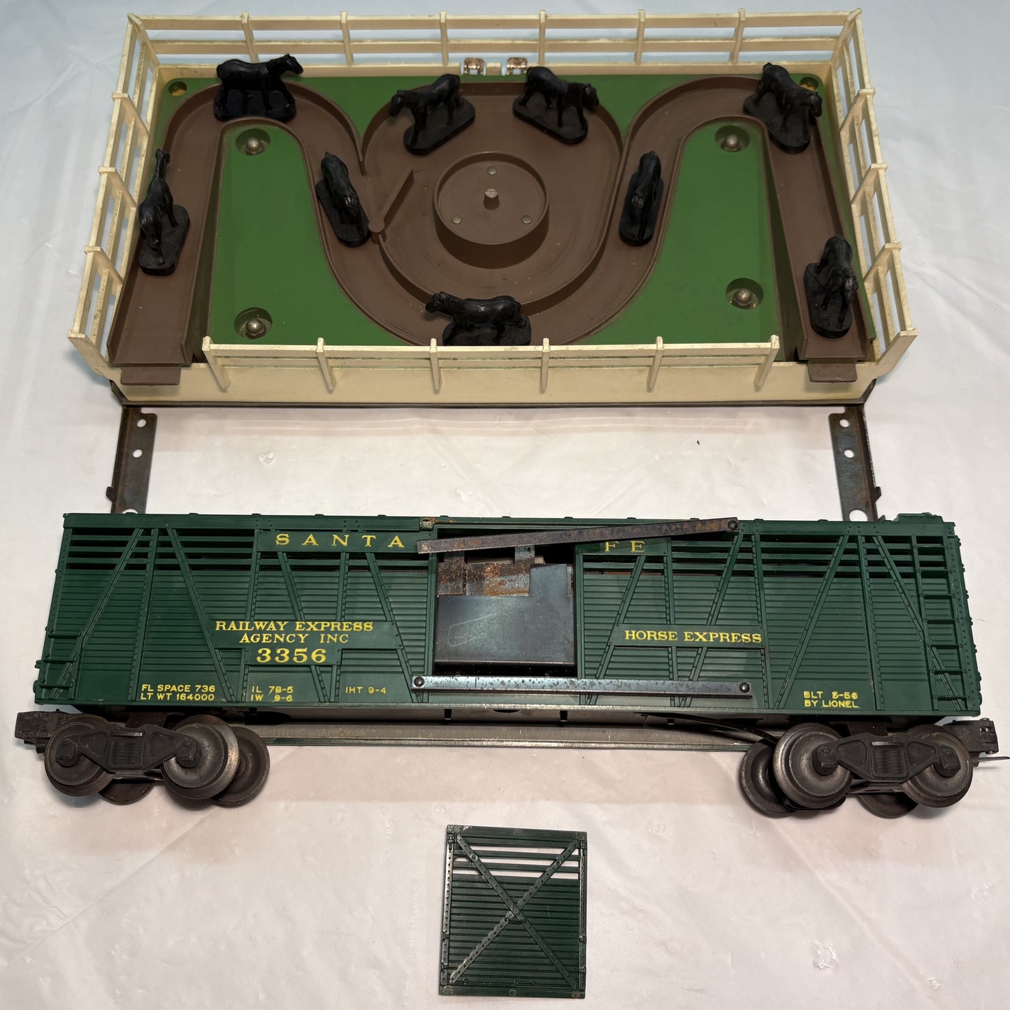Lionel Post War 3356 Santa Fe Horse Express & Corral