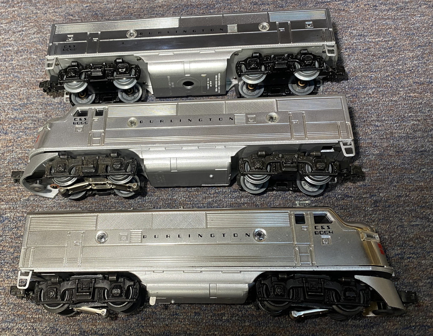 Lionel #8054 & #8062 Burlington Silver AAB F3 Diesel Locomotive Set