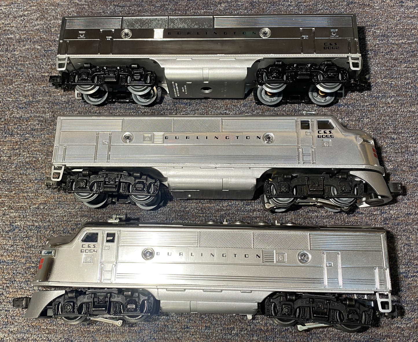 Lionel #8054 & #8062 Burlington Silver AAB F3 Diesel Locomotive Set