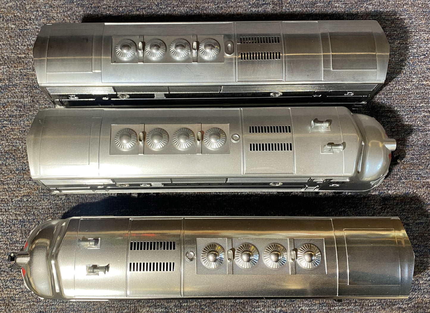 Lionel #8054 & #8062 Burlington Silver AAB F3 Diesel Locomotive Set