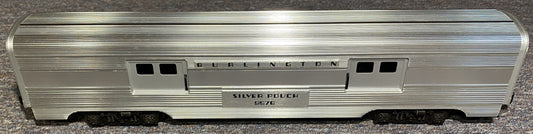 Lionel #9576 Burlington Silver Pouch Baggage Car