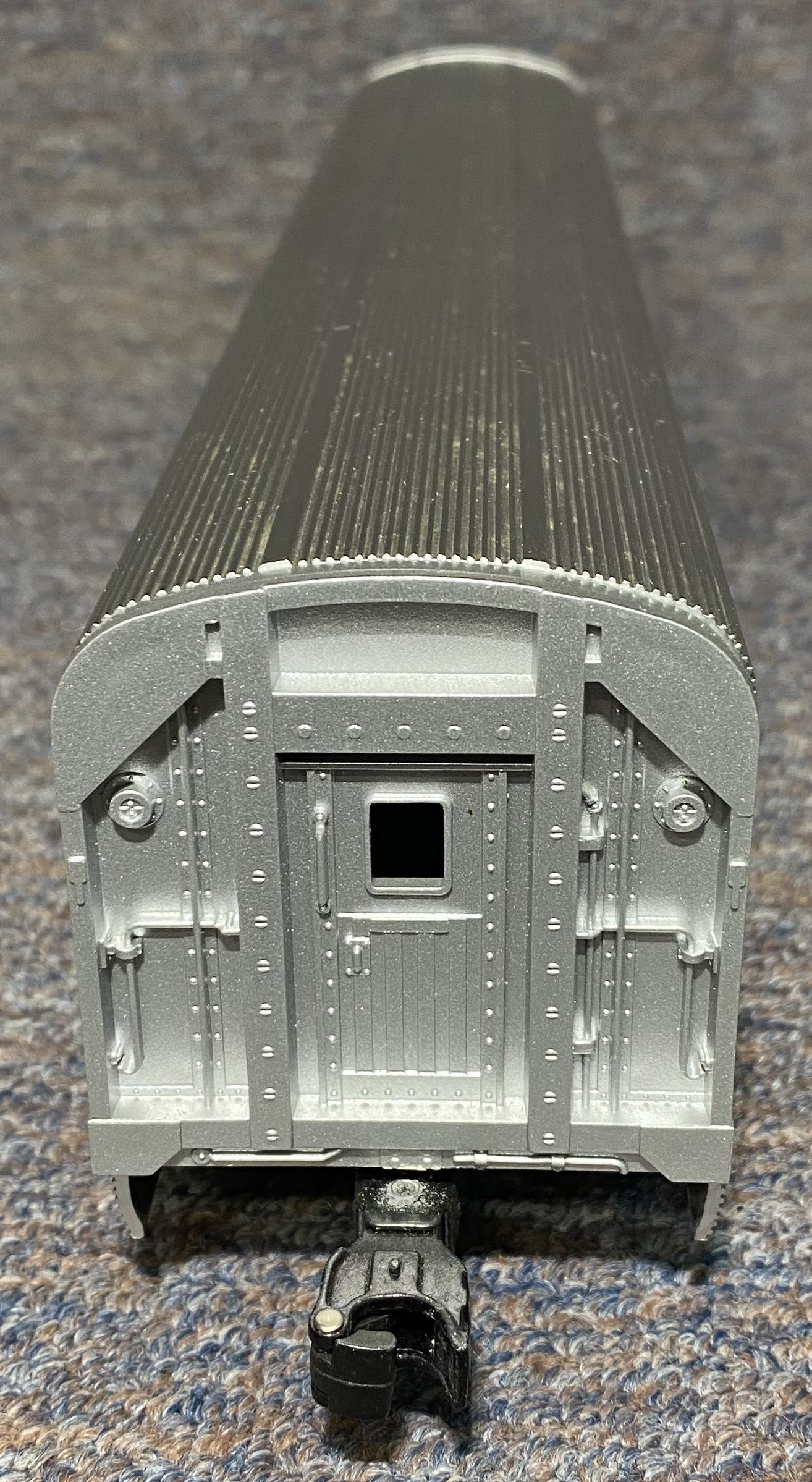 Lionel #9576 Burlington Silver Pouch Baggage Car
