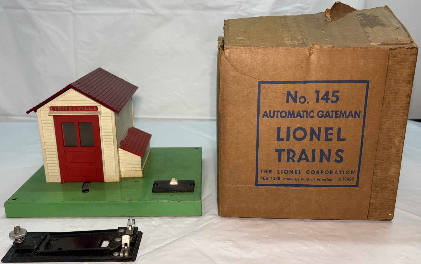 Lionel Post War 145 Automatic Gateman