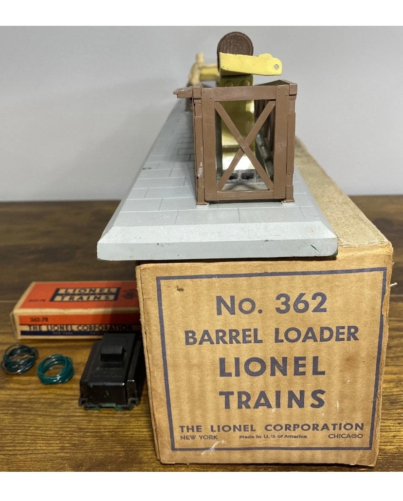 Lionel Post War Barrel Loader #362