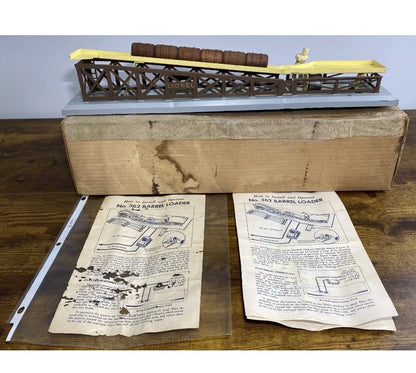 Lionel Post War Barrel Loader #362
