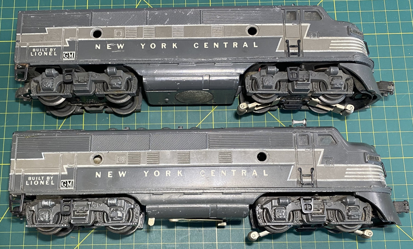 Lionel Post War 2333 Diesel New York Central