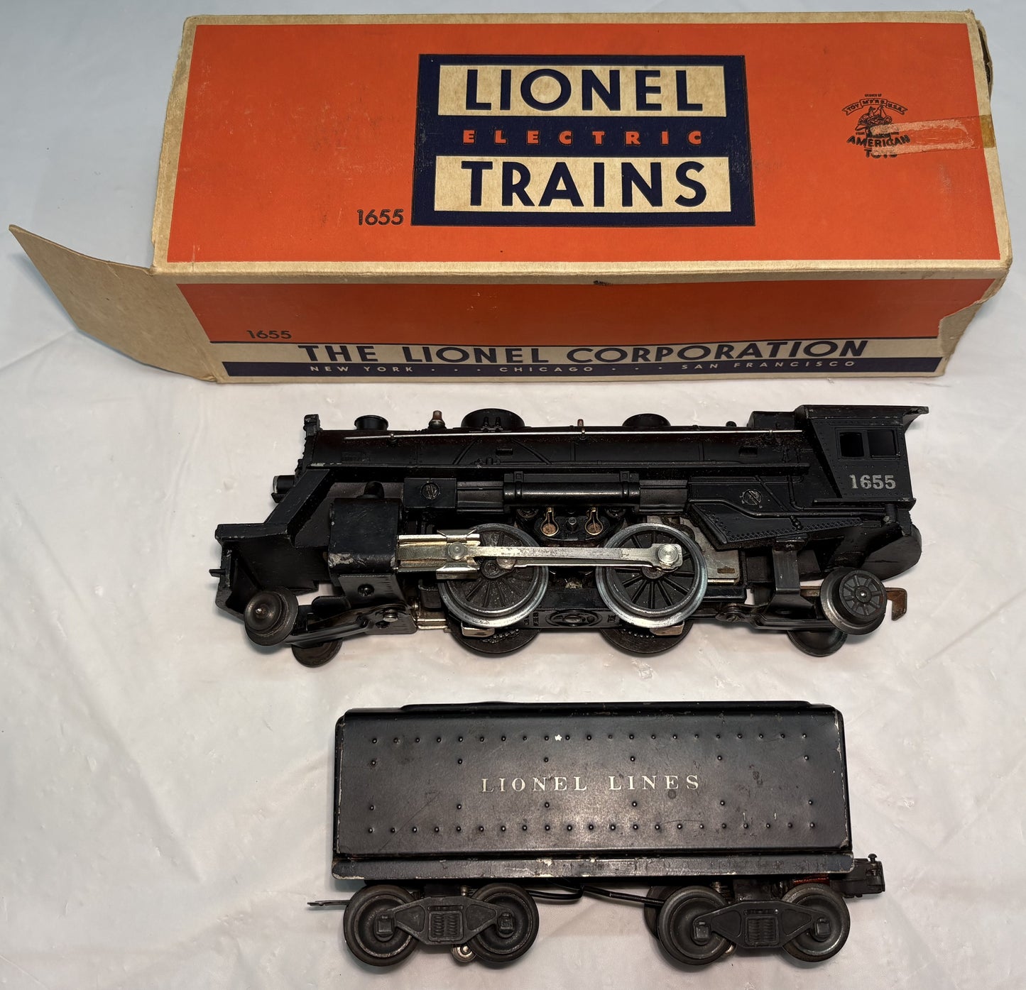 Lionel Post War 1655 Steam Locomotive with 6654W Whistling Tender