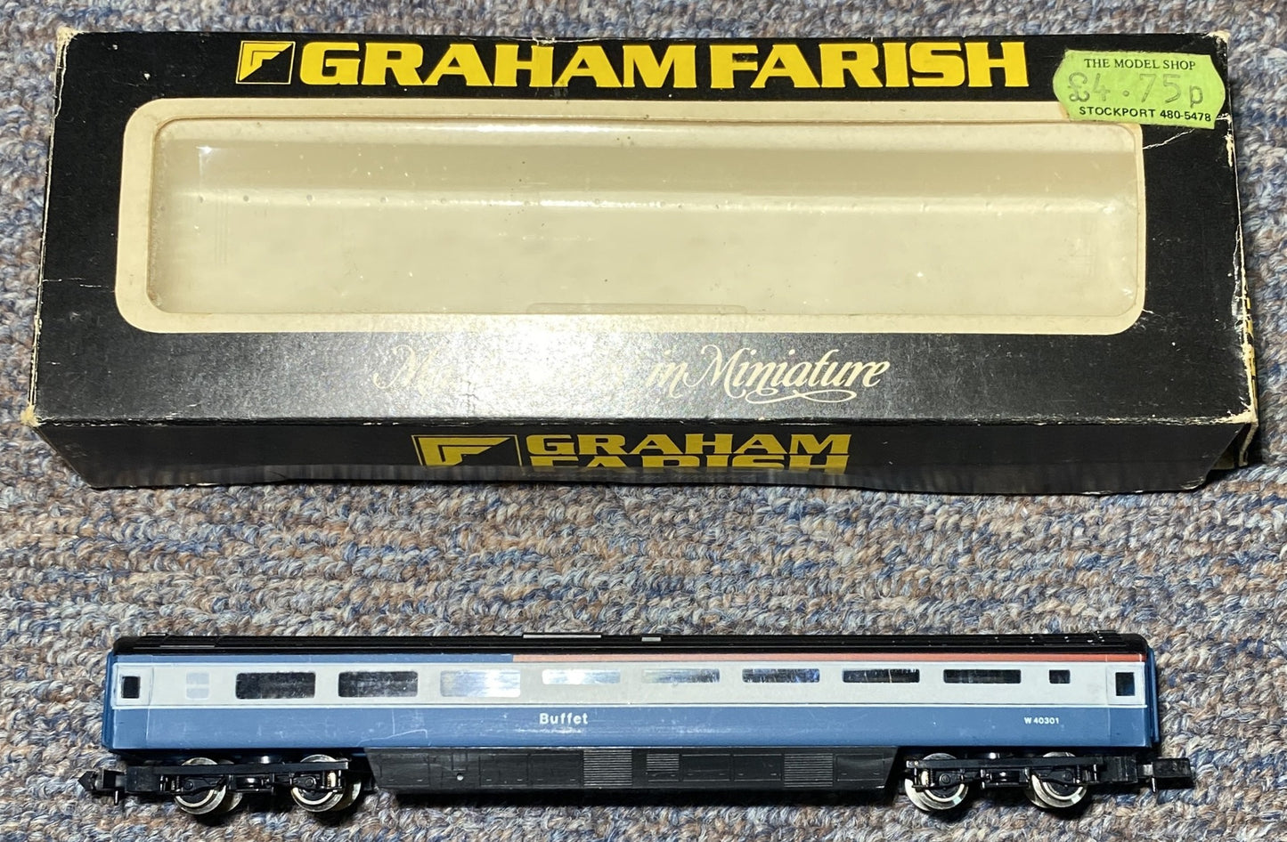 Graham Farish #0725 BR 75ft Mk III Bogie Coach (TS) Blue/Grey