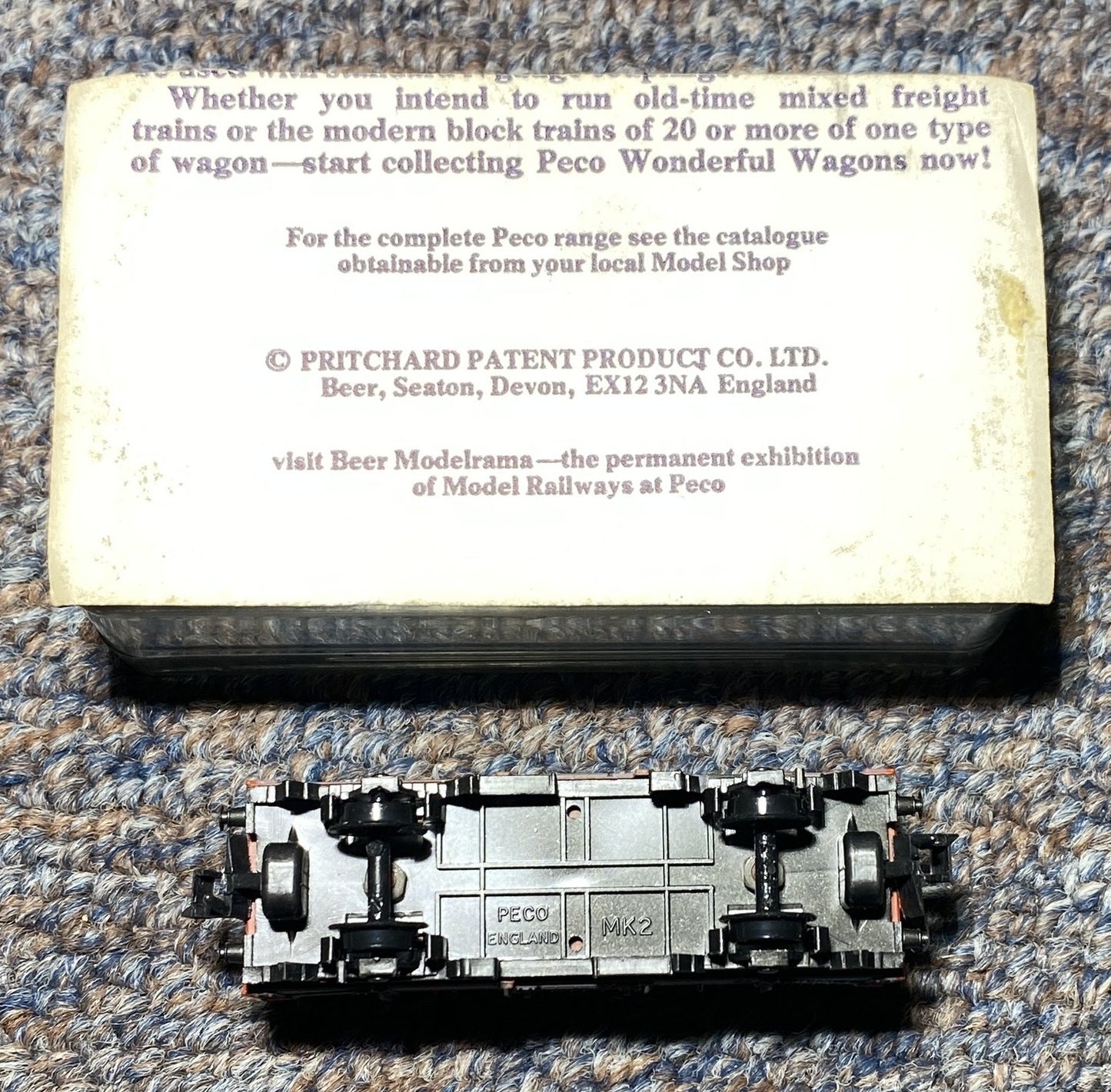 Peco NR-11R - N Gauge Open Wagon Railfreight Red & Grey