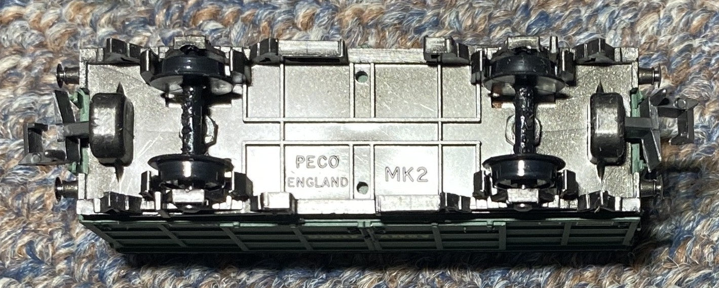 Peco NR-8A N Gauge Army 41000