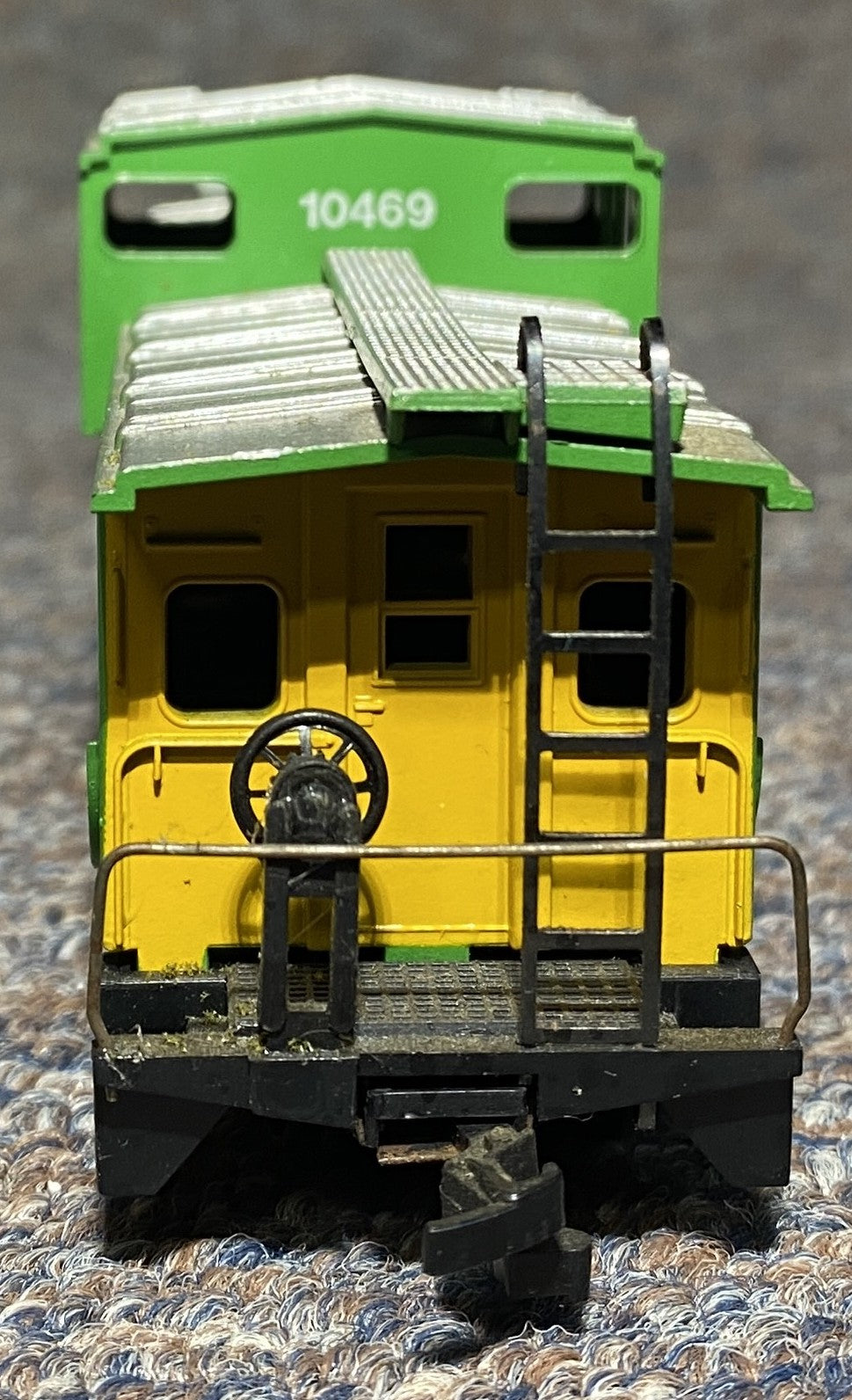 Athearn #10469 Burlington Northern Caboose