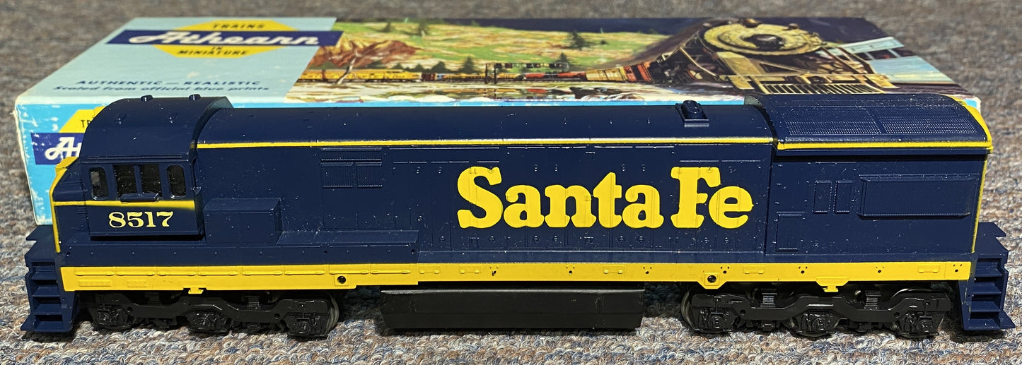 Athearn General Electric U33C #8517 Santa Fe Diesel Locomotive