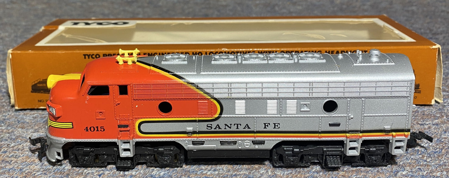 TYCO Santa Fe #4015 Diesel Locomotive