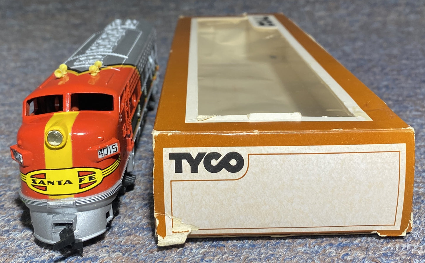 TYCO Santa Fe #4015 Diesel Locomotive