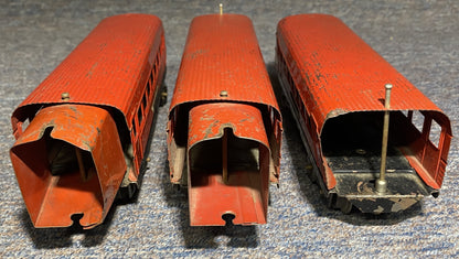 Lionel #1674 #1675 Pre-War Passenger Cars Red