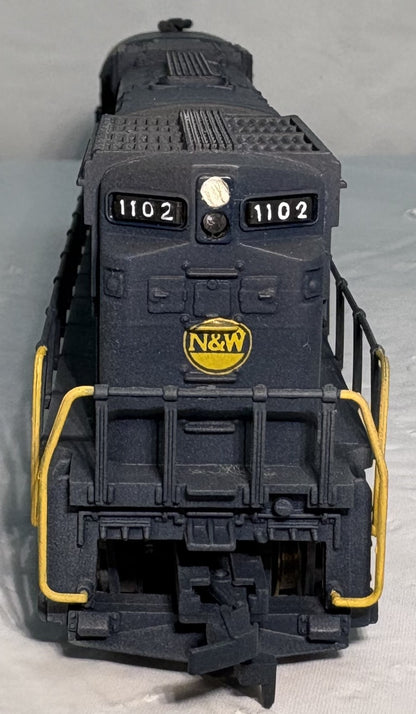 Tyco C630 Norfolk & Western Diesel Locomotive #1102