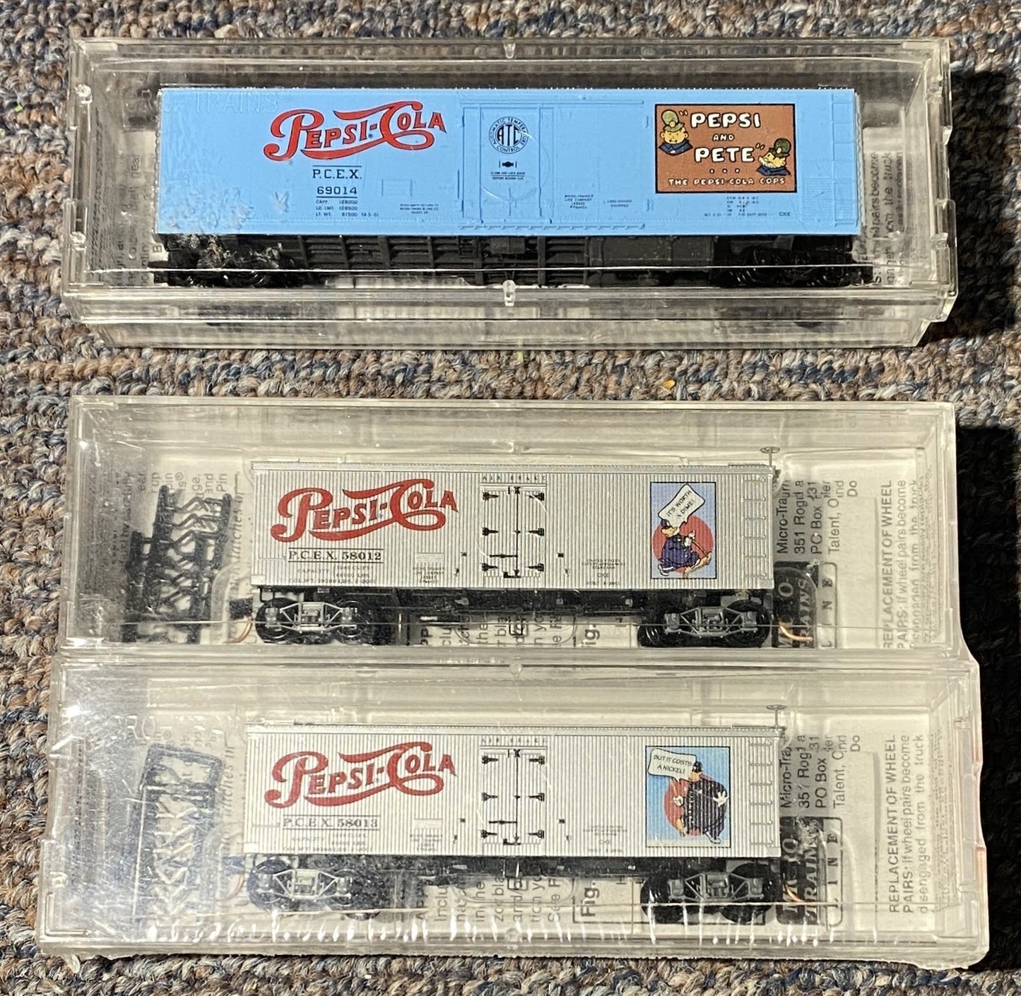 Micro Trains #58572 & #69130 Pepsi-Cola Mechanical Reefer