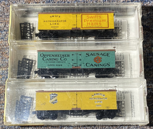 Micro-Trains #58072 Meat Packers of Chicago 36' Reefer 3-Pack