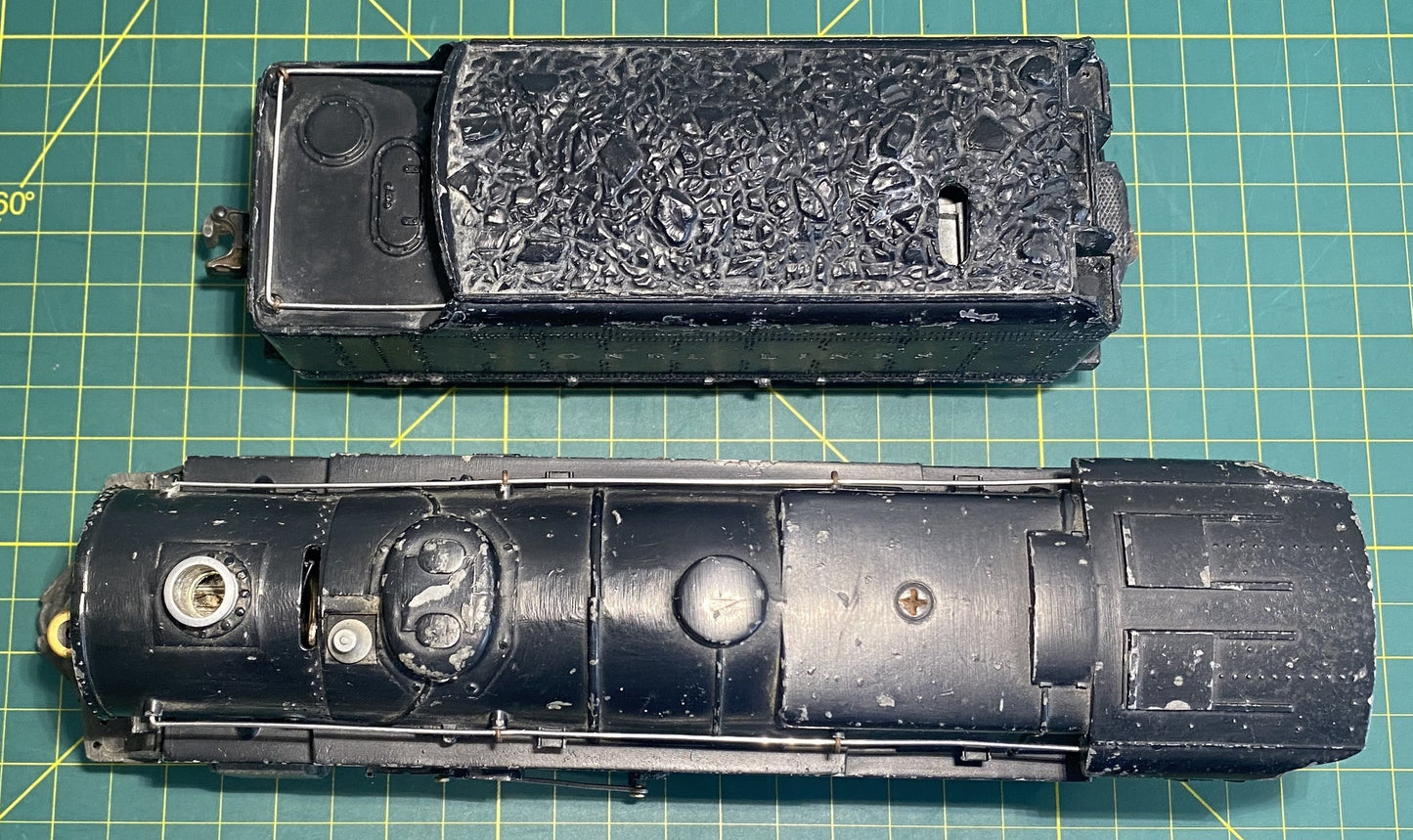 Lionel Post War 2055 Steam Locomotive with Tender