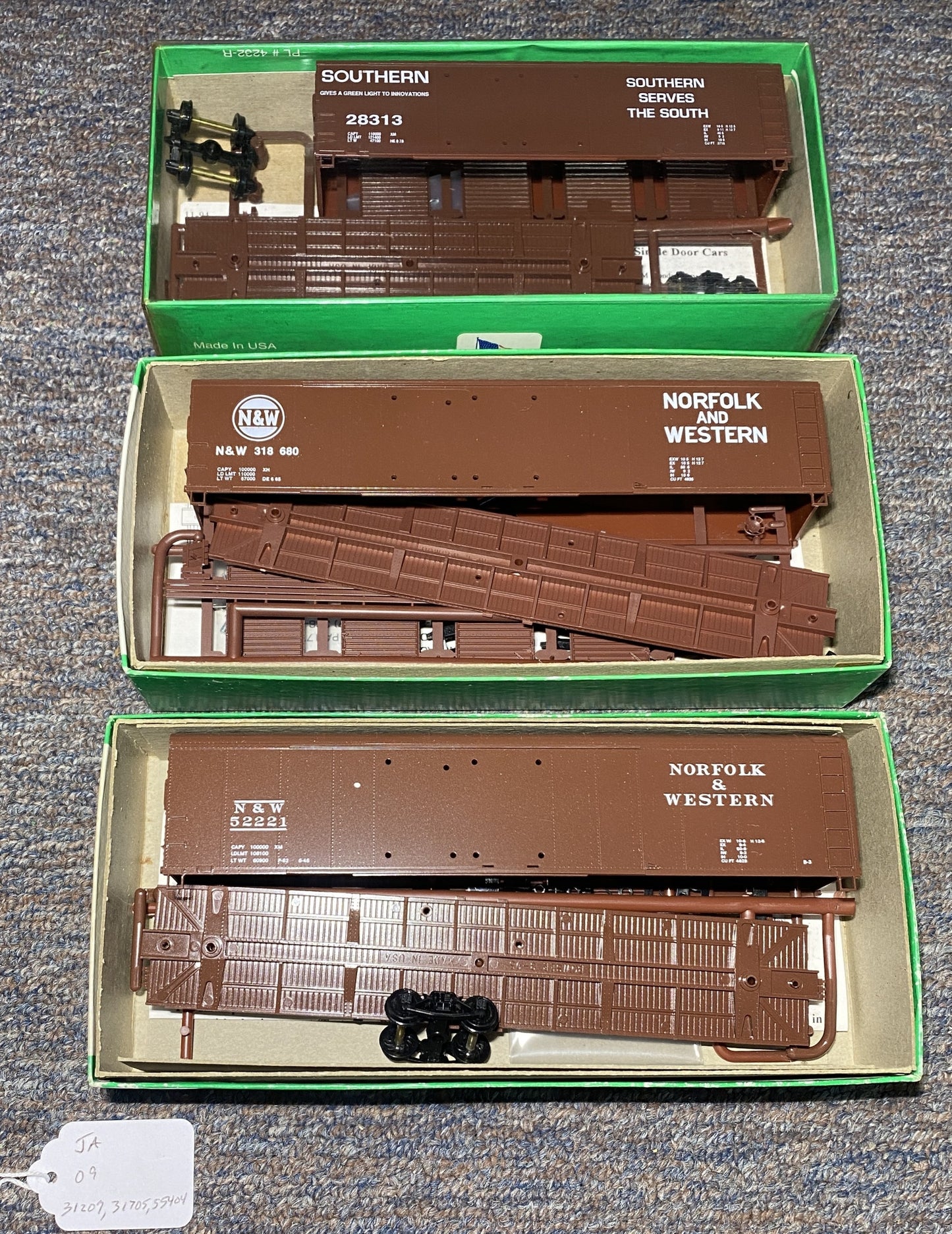 Bowser Southern Box Cars #3-1209 and #3-1705 and #55404