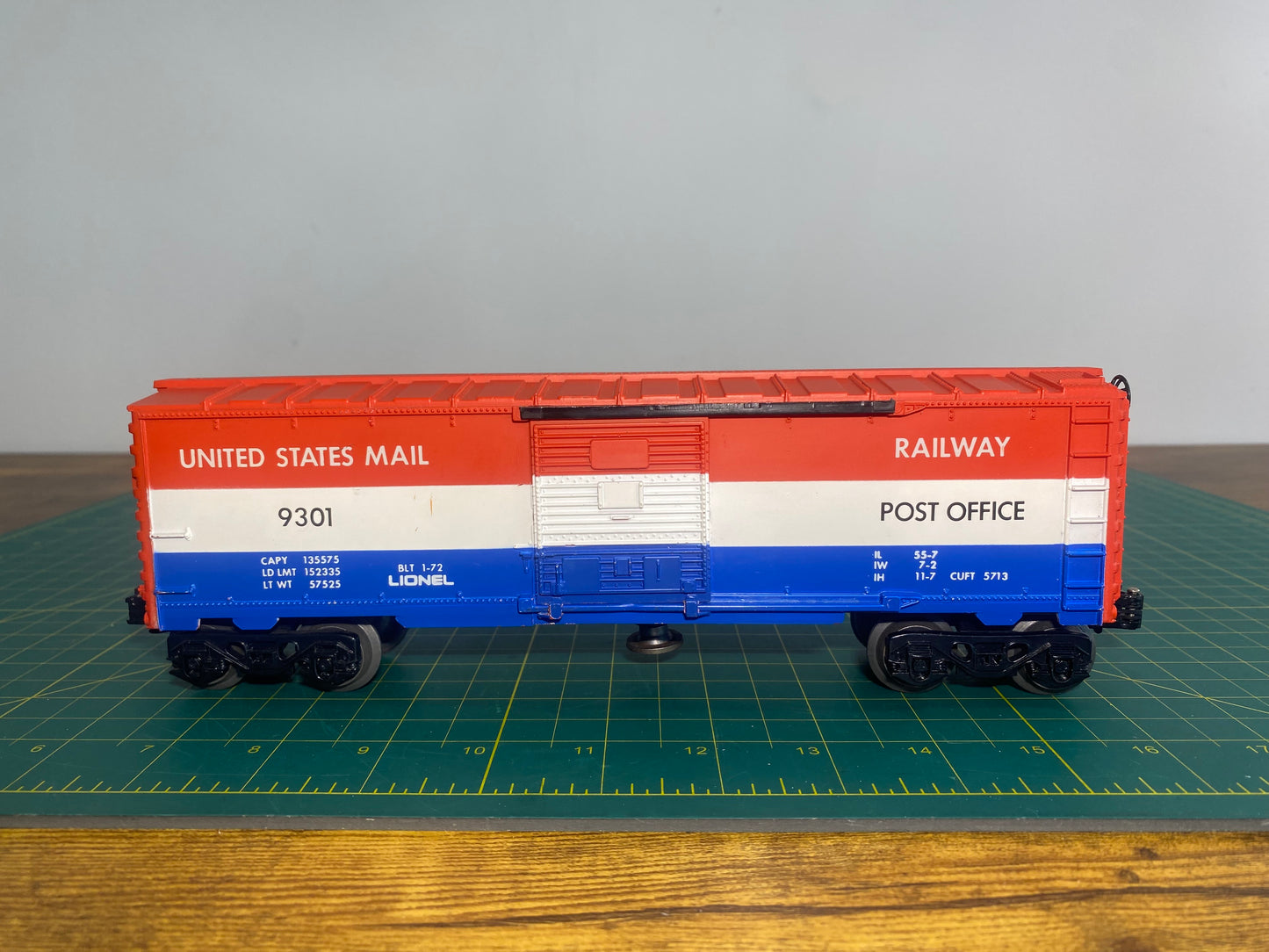 Lionel Modern 6-9301 US Mail Operating Boxcar #9301