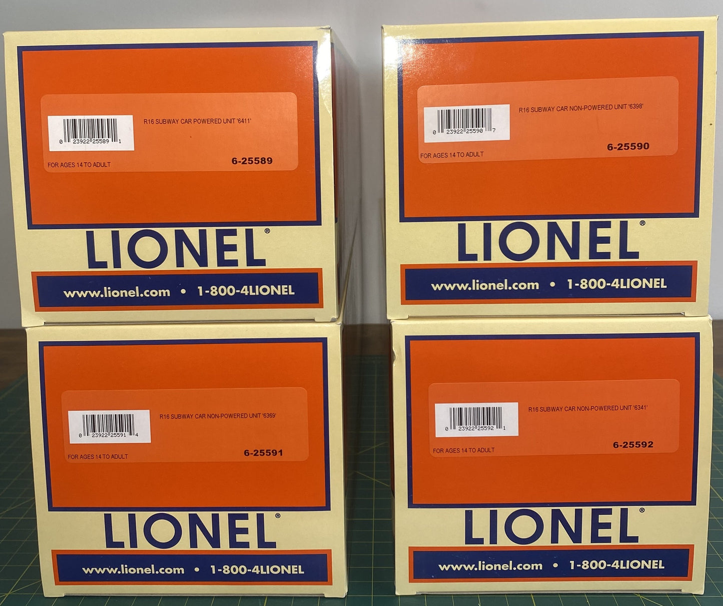 Lionel 6-31797 New York City Transit Authority R16 Subway Set and 6-25595 2-Pack Set