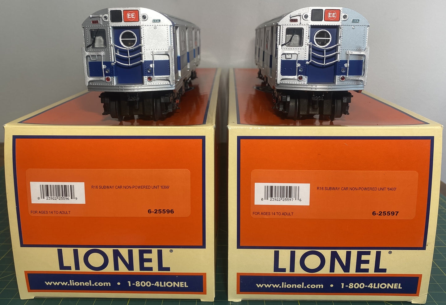 Lionel 6-31797 New York City Transit Authority R16 Subway Set and 6-25595 2-Pack Set