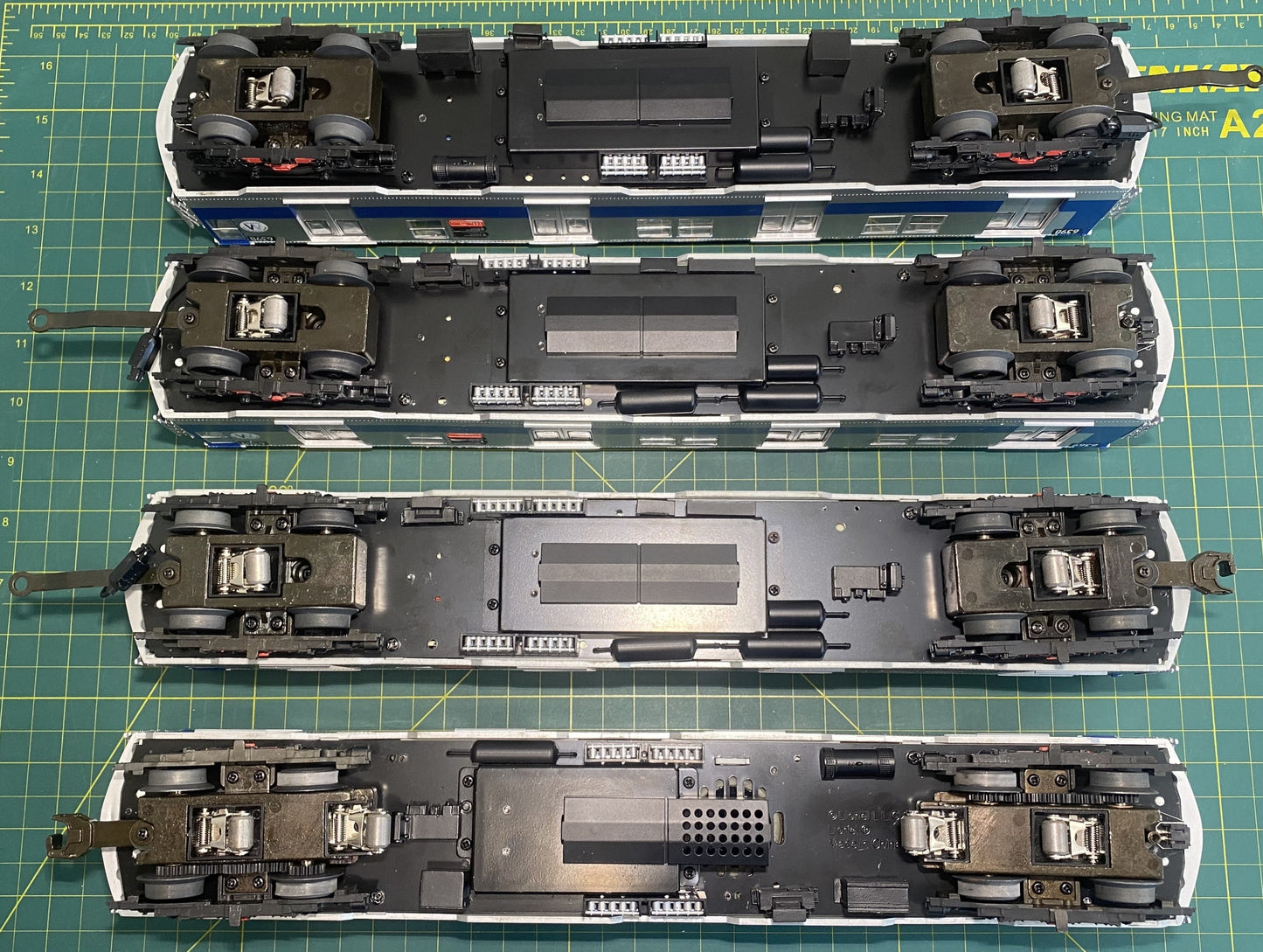 Lionel 6-31797 New York City Transit Authority R16 Subway Set and 6-25595 2-Pack Set