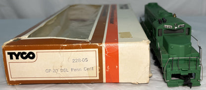 TYCO 228-05 Penn Central GP20 DSL Diesel Locomotive 5628