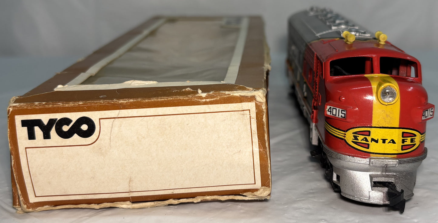 TYCO 4015 EMD F7A Santa Fe 4015 Locomotive Warbonnet