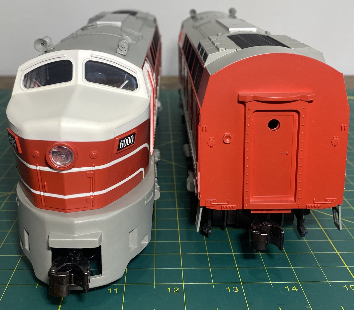 Williams 21909 Shark A-A Powered & Dummy Locomotive Set Baldwin Locomotive Works (Demo)