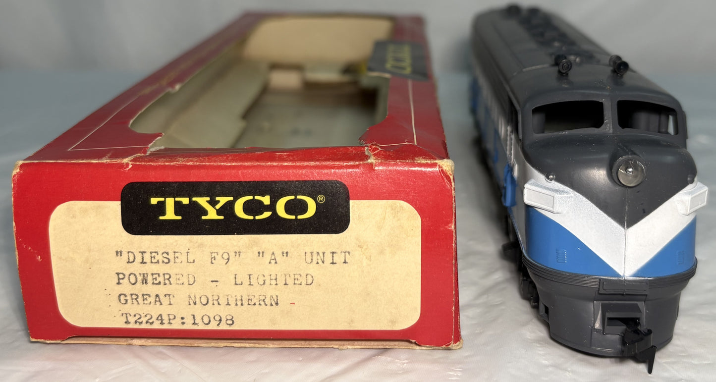TYCO T224-P F9A Diesel Locomotive Great Northern
