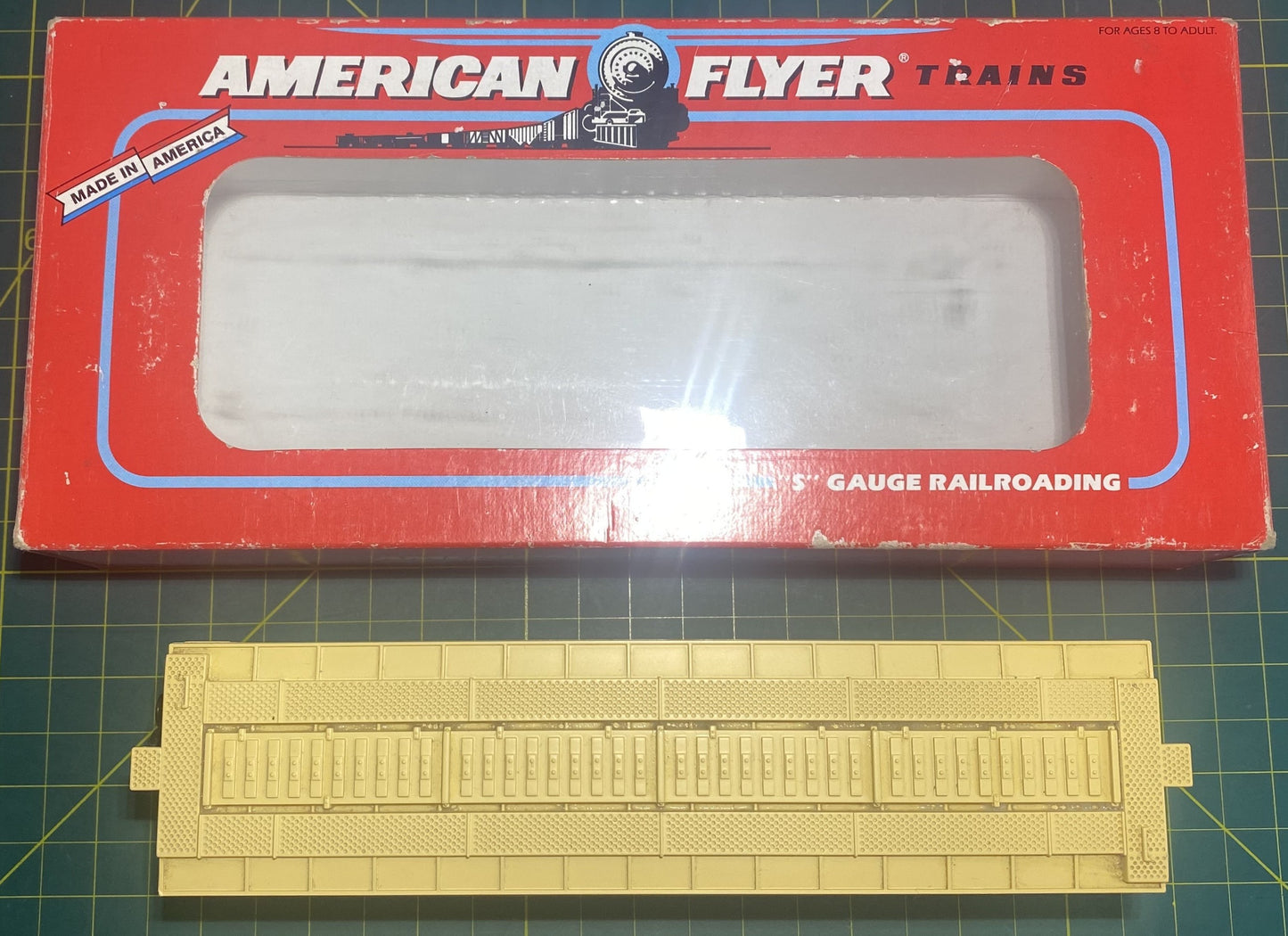 American Flyer 6-48611 S Gauge Cargill 3-Bay Covered Grain Hopper