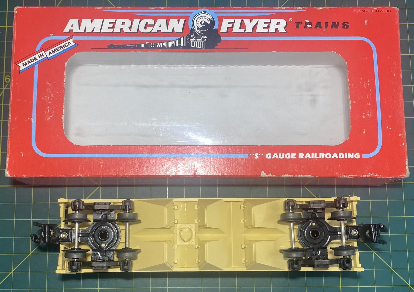 American Flyer 6-48611 S Gauge Cargill 3-Bay Covered Grain Hopper