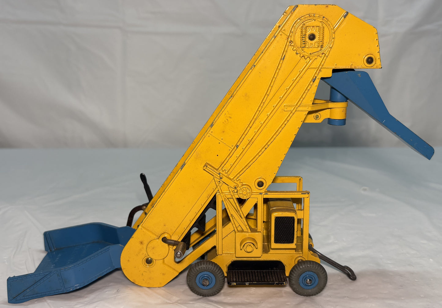 Dinky Toys 964 Elevator Loader