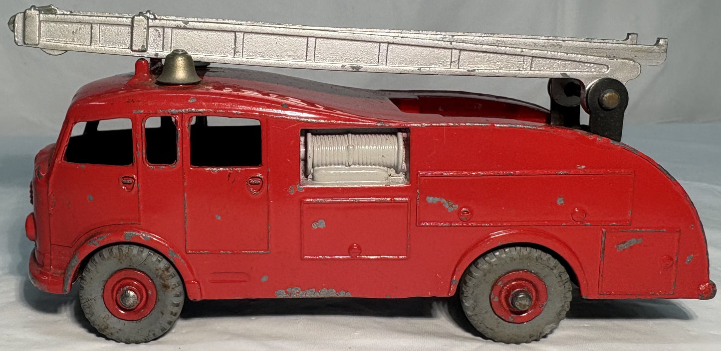 Dinky Toys 955 Fire Engine