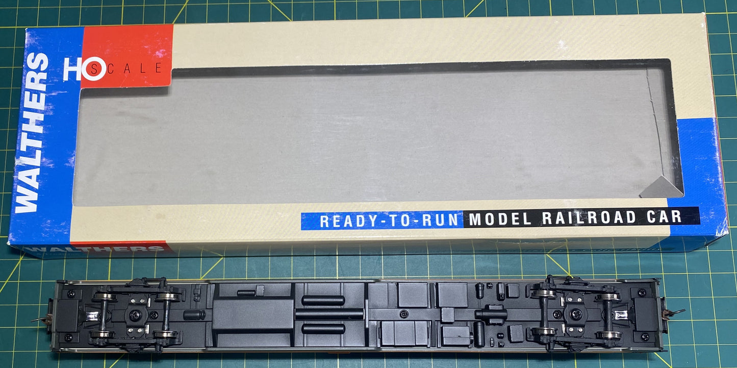 Walthers 932-9093 Budd 46-Seat Vista Dome Coach Empire Scheme