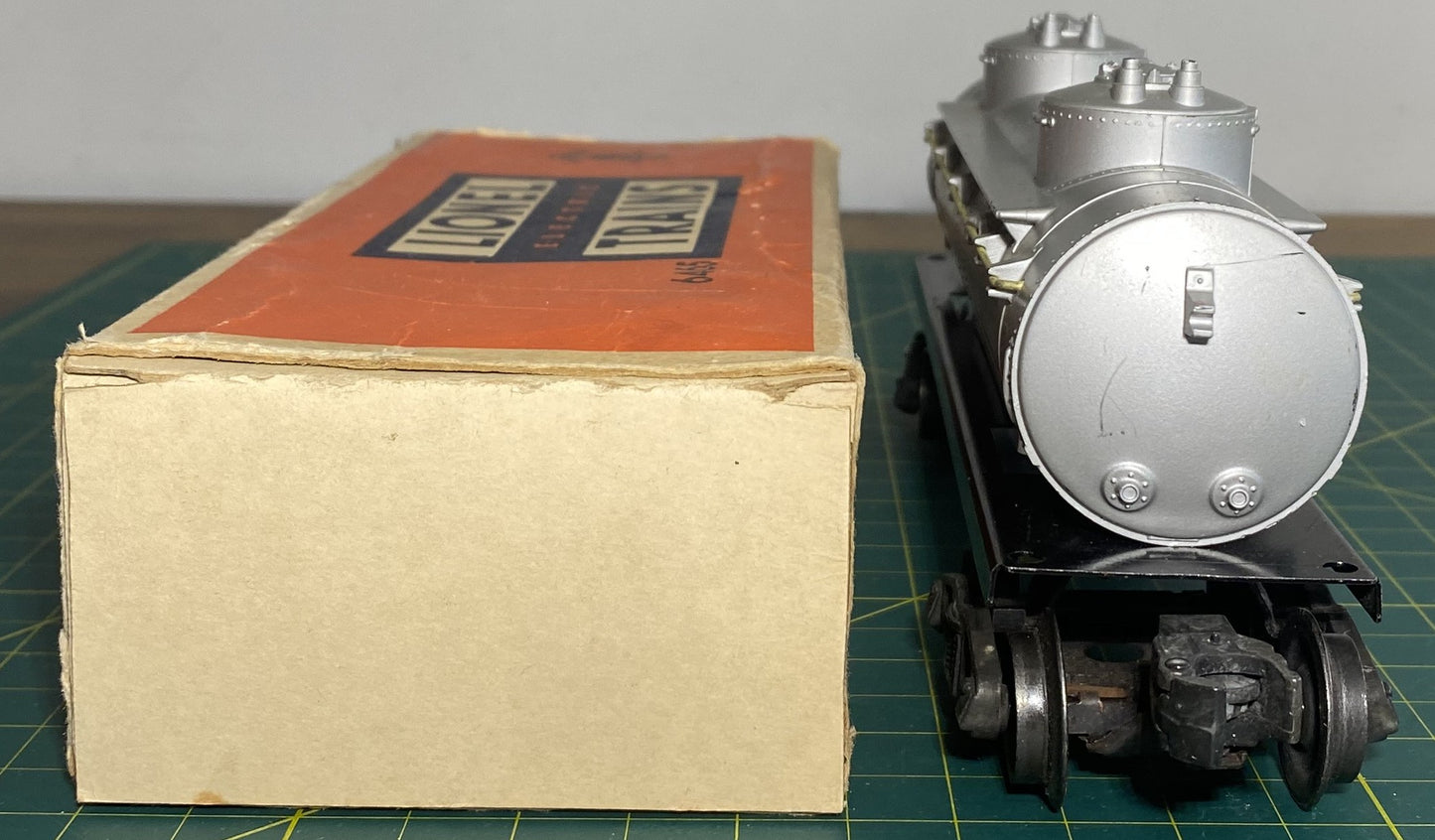 Lionel Post War 6465 Tank Car