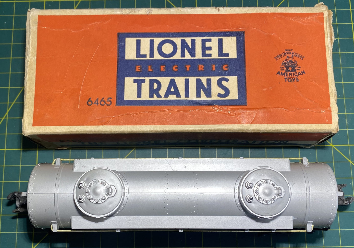 Lionel Post War 6465 Tank Car