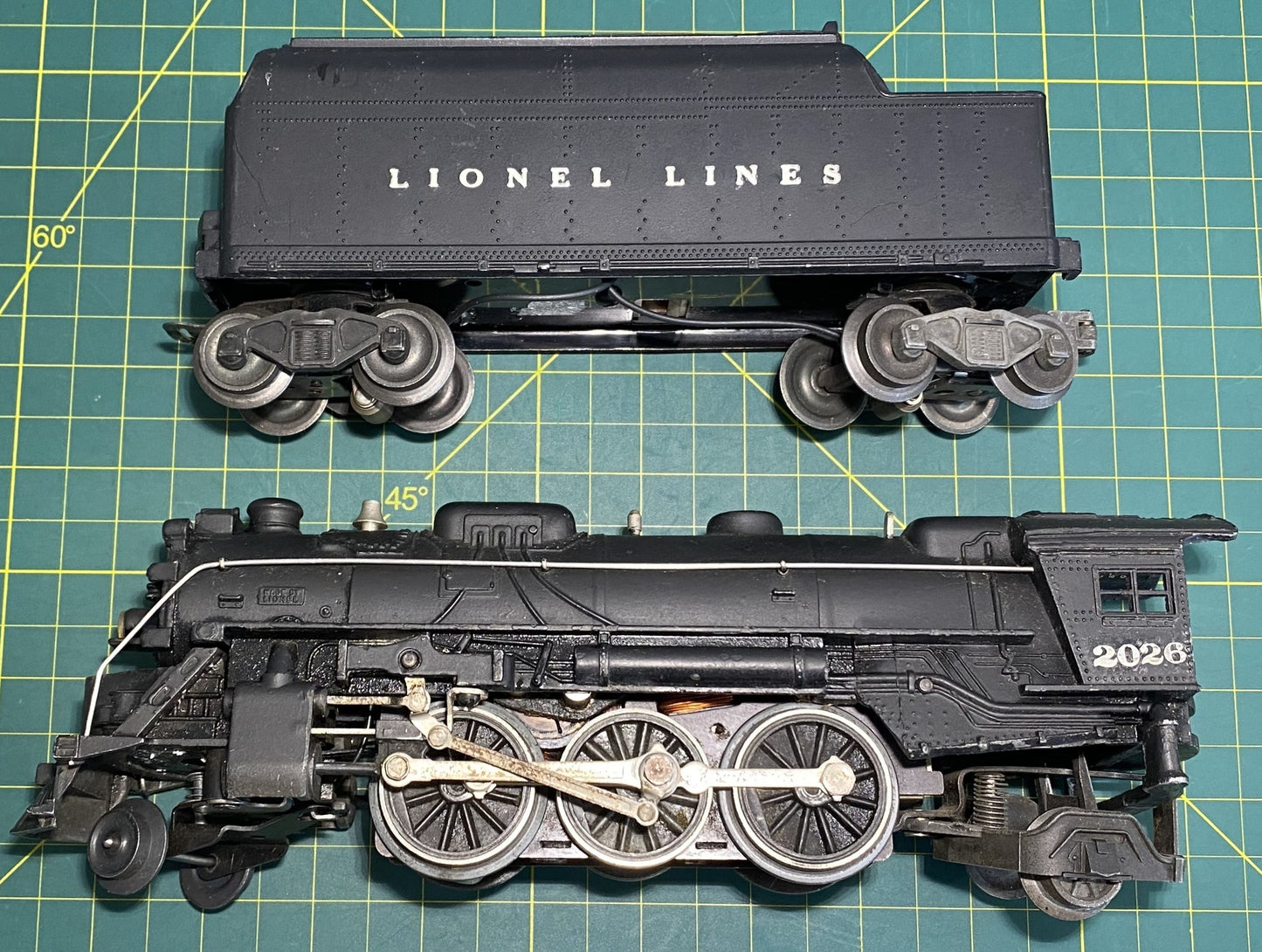Lionel Post War #2026 Steam Locomotive with #6466W Tender