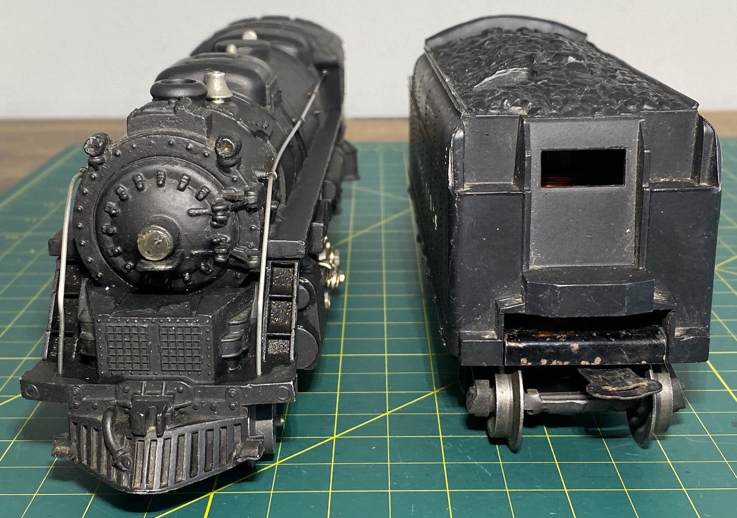 Lionel Post War #2026 Steam Locomotive with #6466W Tender