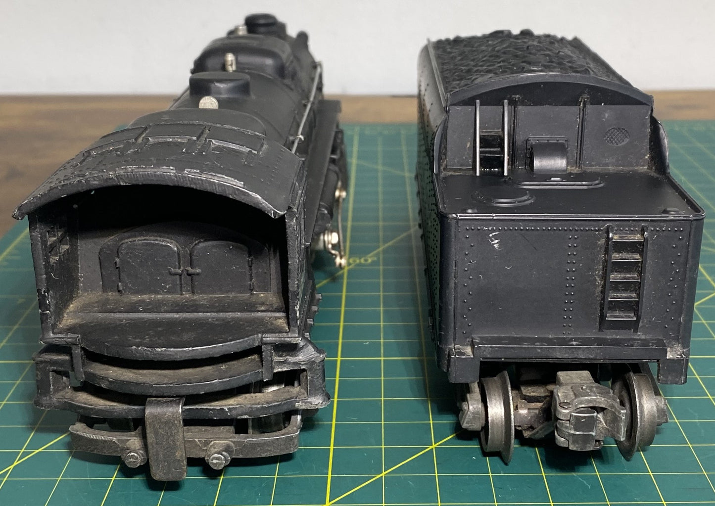 Lionel Post War #2026 Steam Locomotive with #6466W Tender