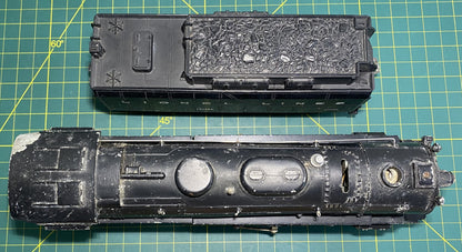 Lionel Post War 2055 Steam Locomotive with 6026W Tender