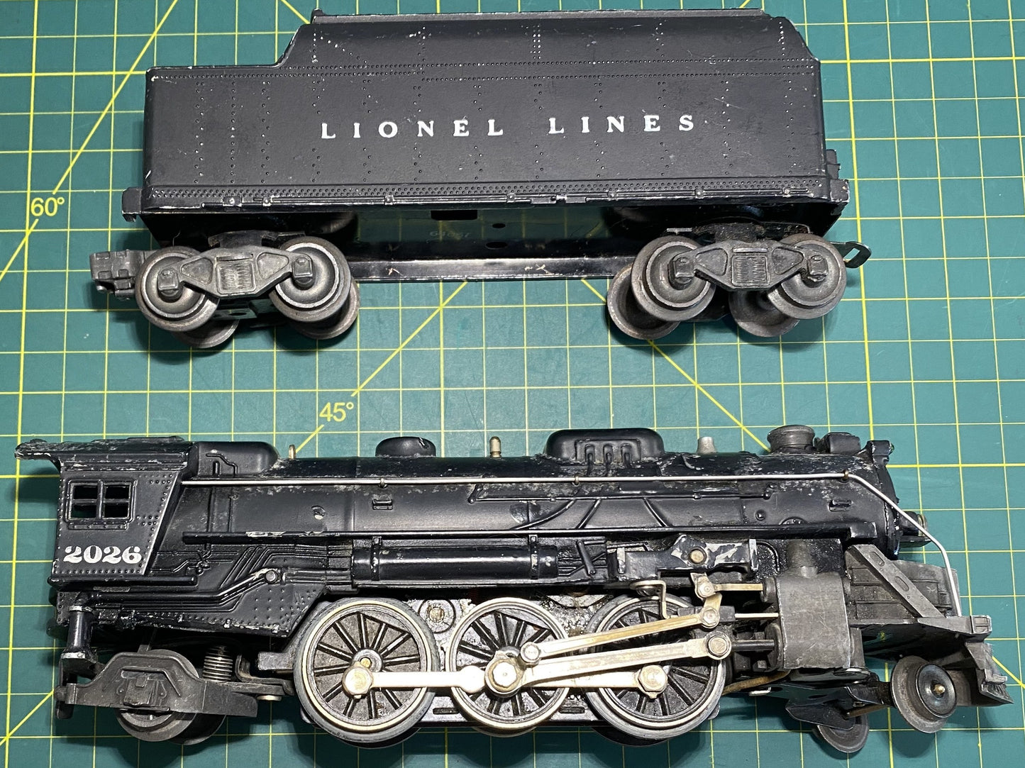 Lionel Post War #2026 Steam Locomotive with #6466T Tender