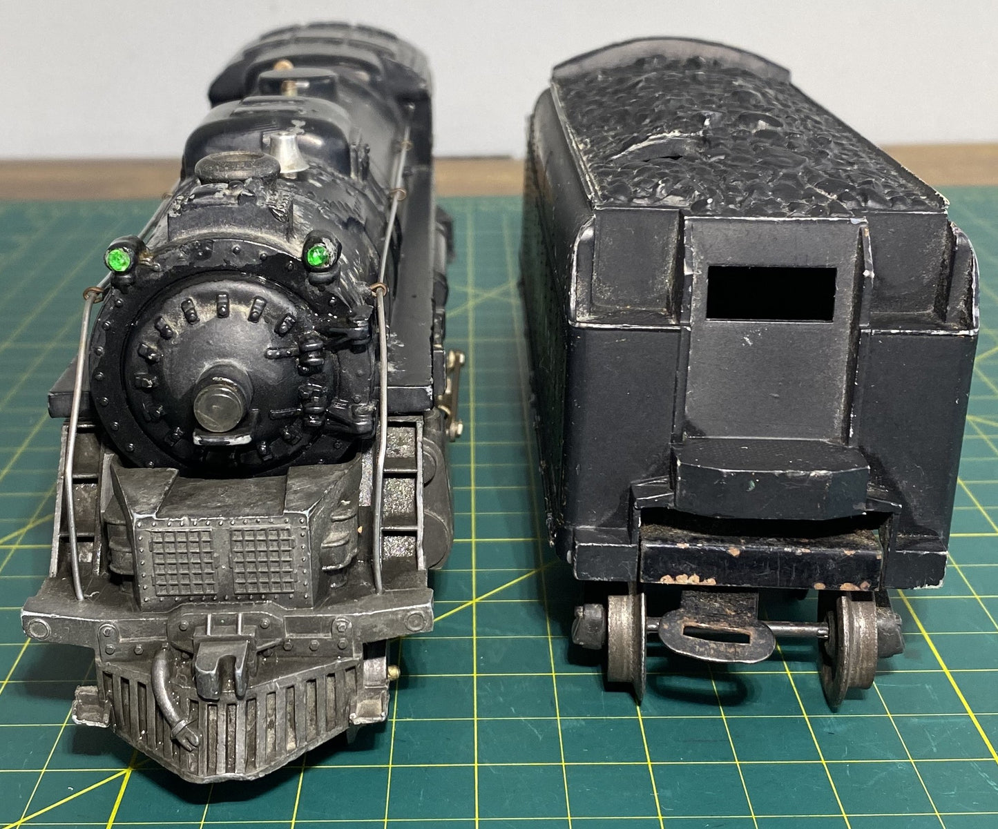 Lionel Post War #2026 Steam Locomotive with #6466T Tender