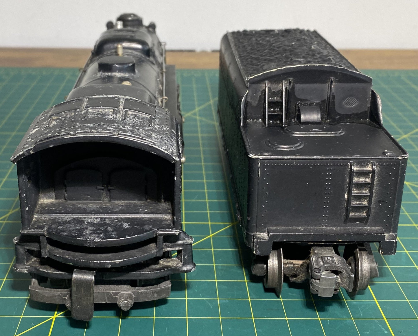 Lionel Post War #2026 Steam Locomotive with #6466T Tender