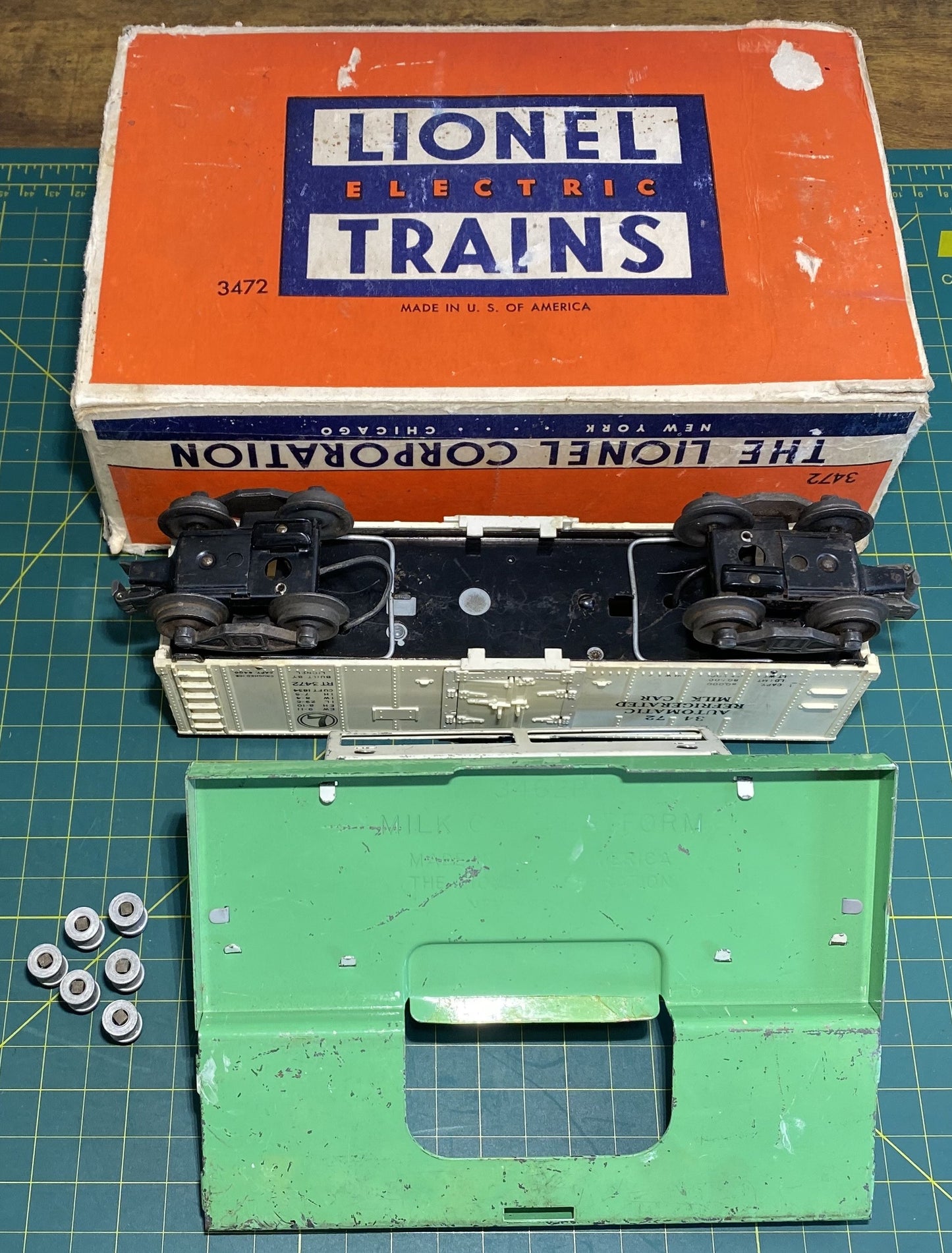 Lionel Post War Operating Milk Car 3472