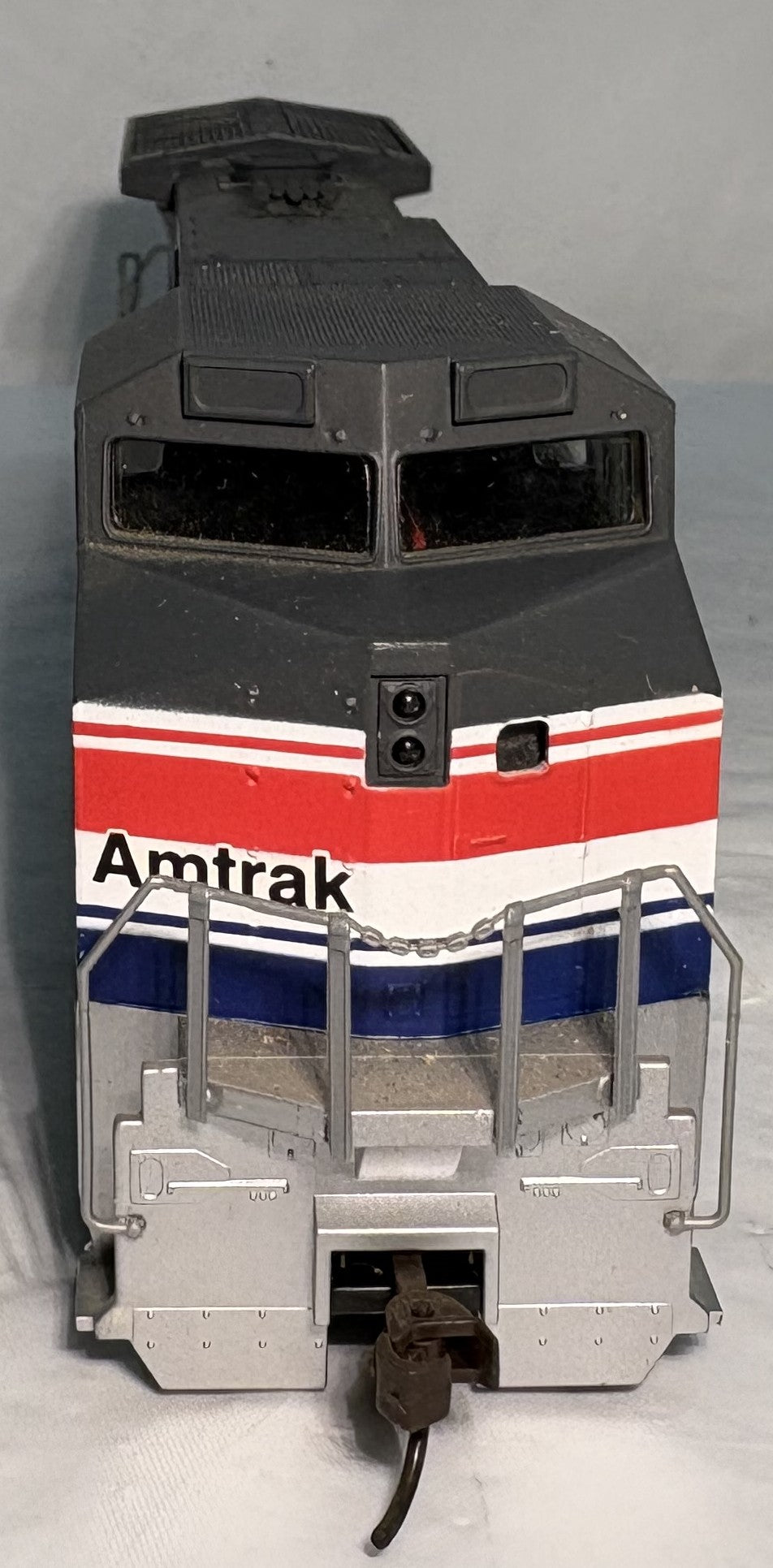 Walthers Amtrak Pepsi Scheme GE Dash8-32BWH Diesel Locomotive Amtrak #510