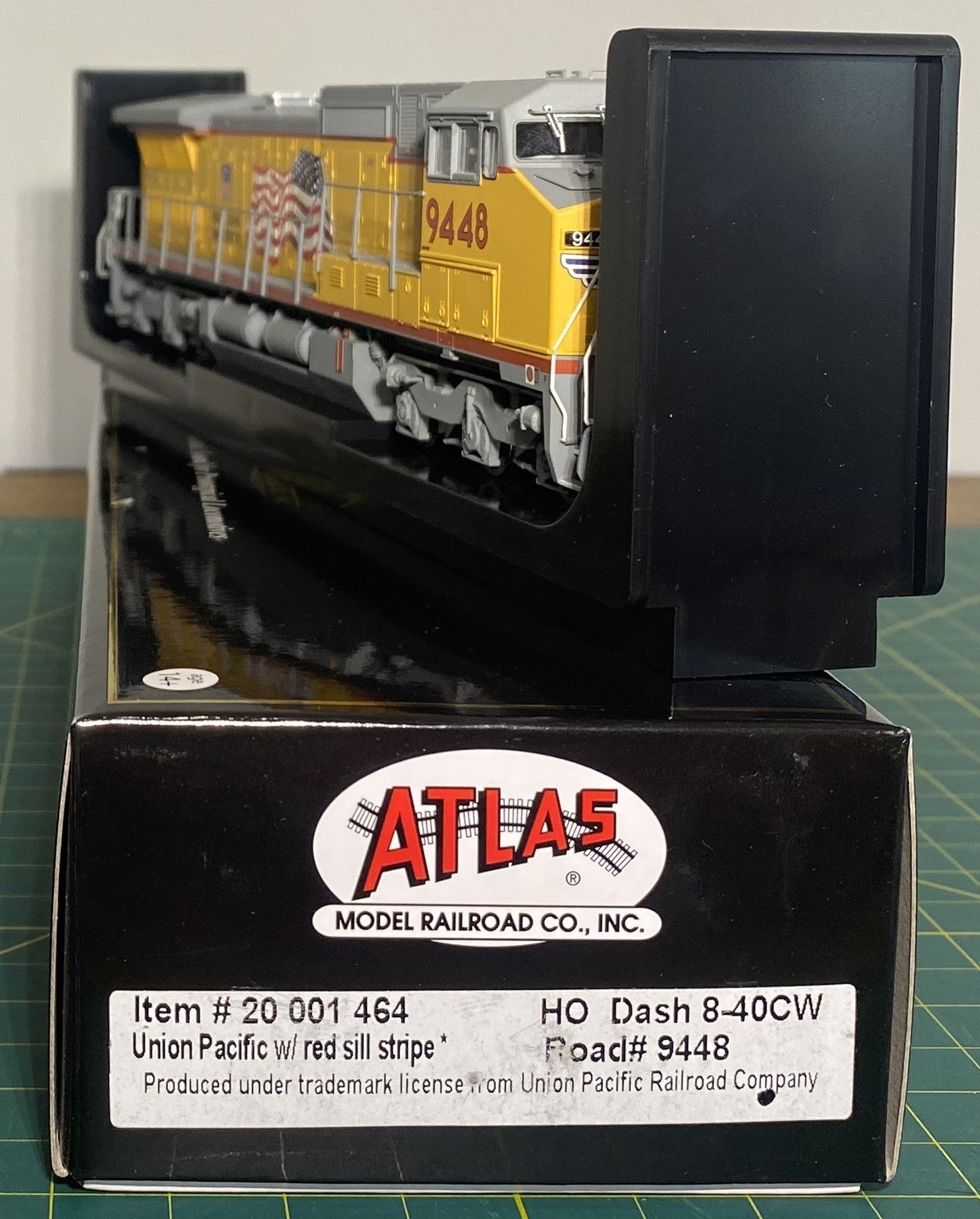 Atlas #20 001 464 Union Pacific Dash 8-40CW
