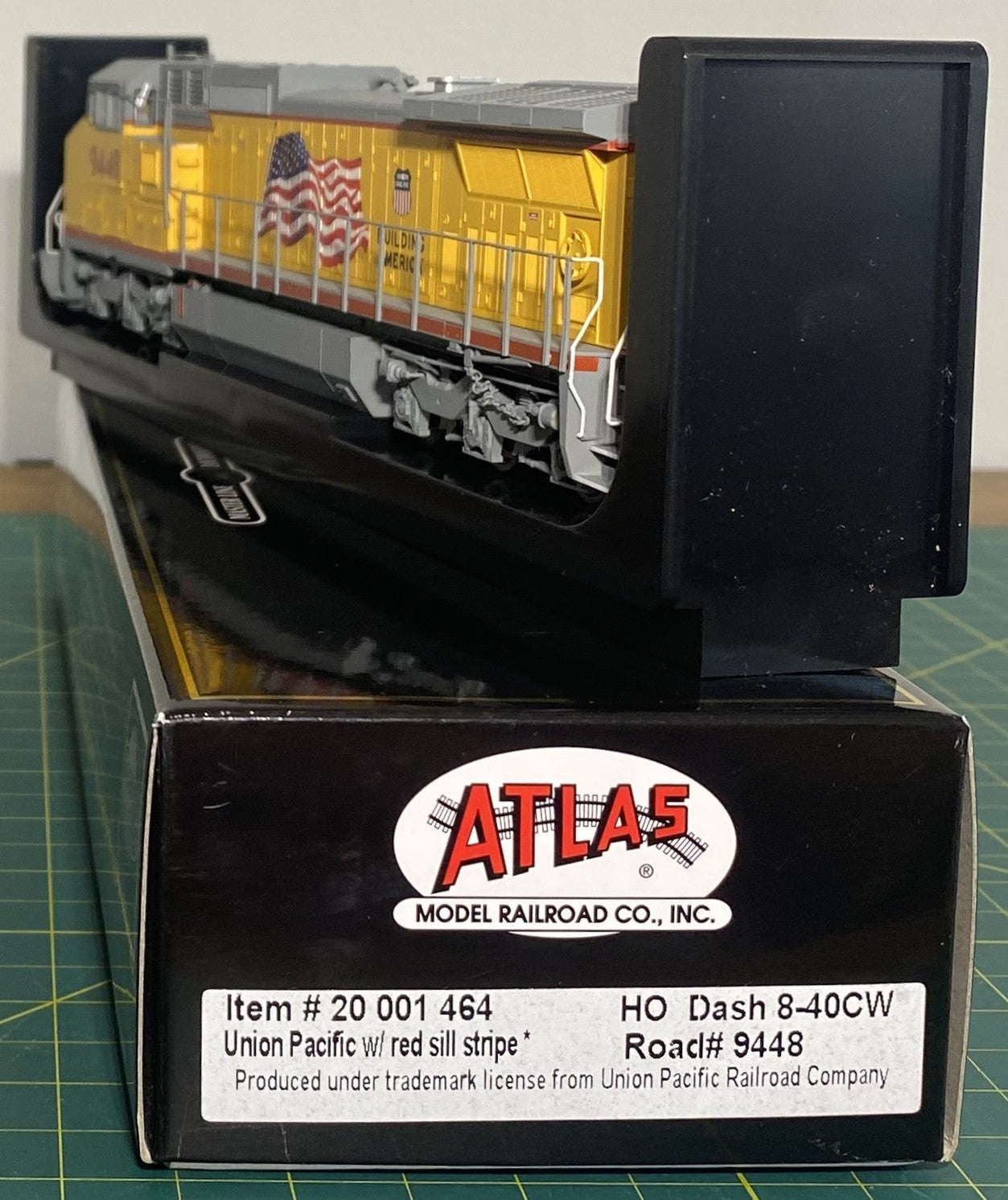 Atlas #20 001 464 Union Pacific Dash 8-40CW